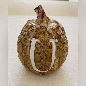 "U” mini wood carved pumpkin 🎃